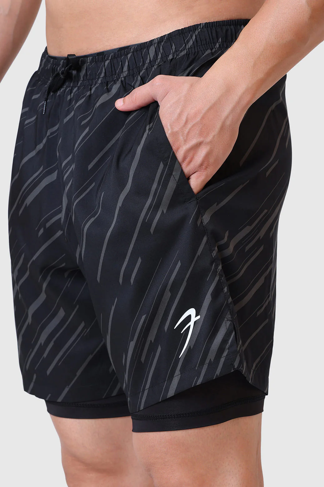 2 in 1 Printed Compression Shorts Black - Image 5