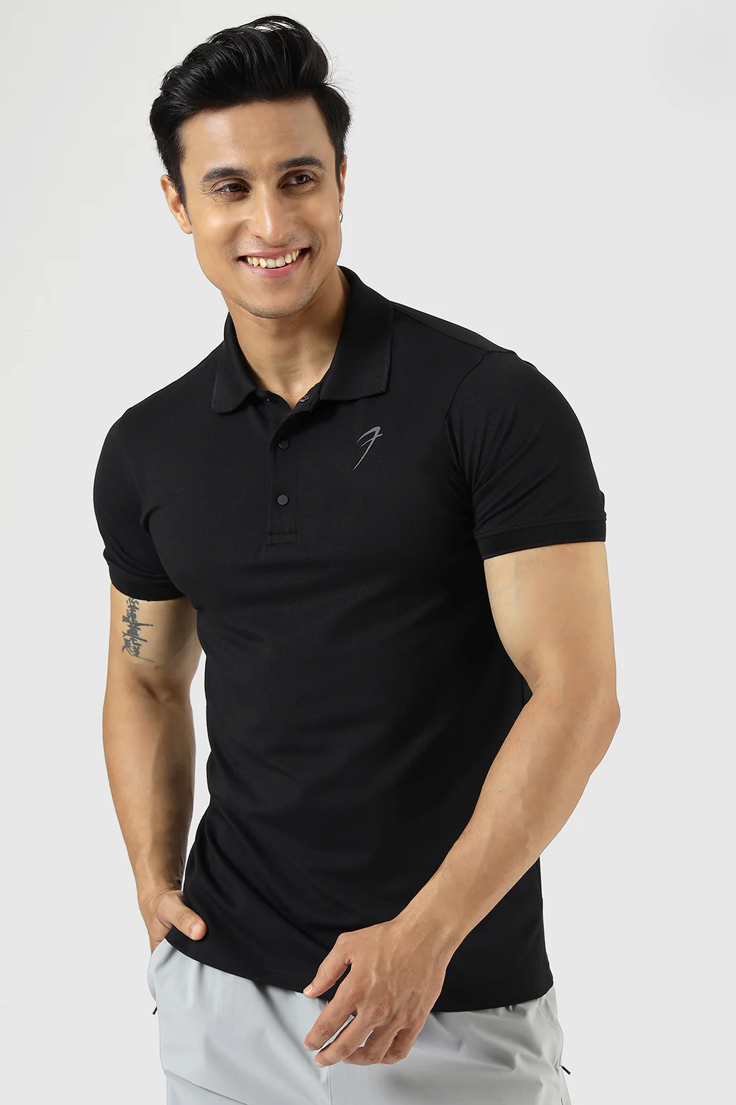 Aura Polo T-shirt Black - Image 4