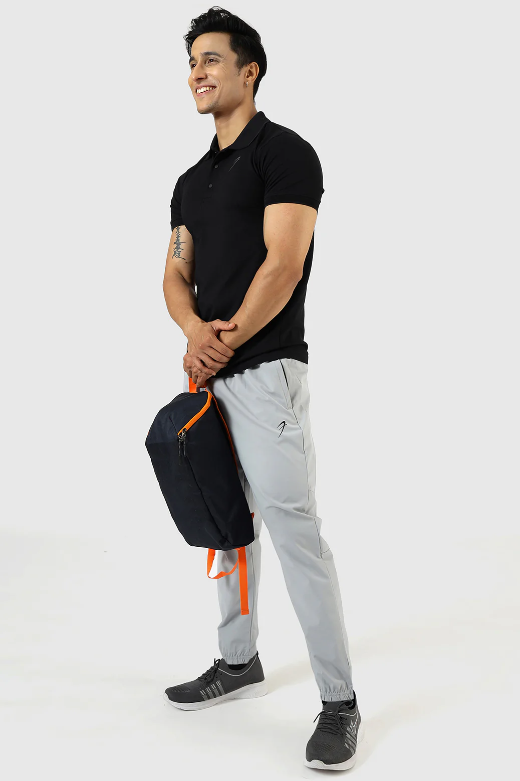 Aura Polo T-shirt Black - Image 7