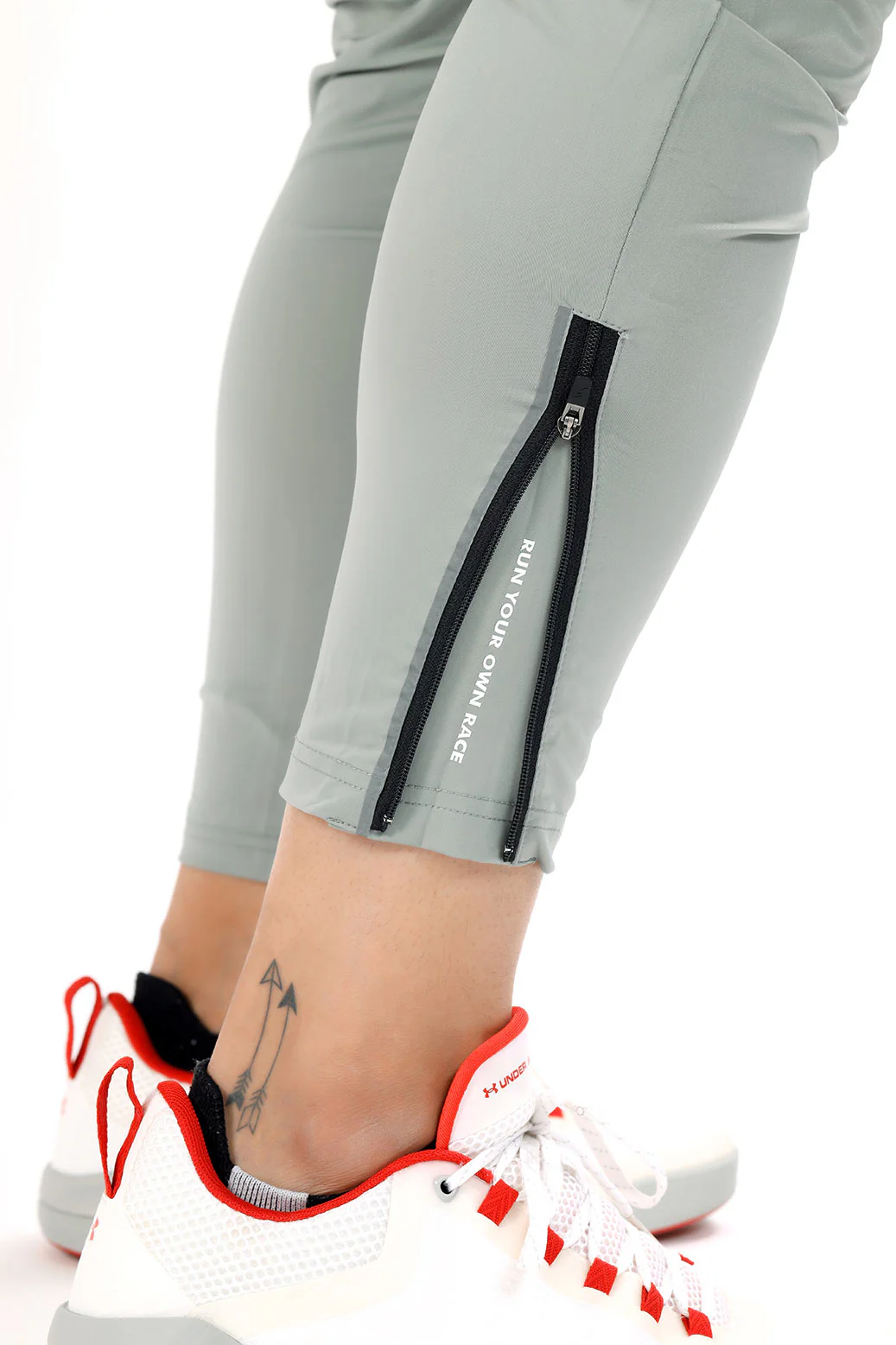 Nylon Supreme Tracks Light Grey - Image 5
