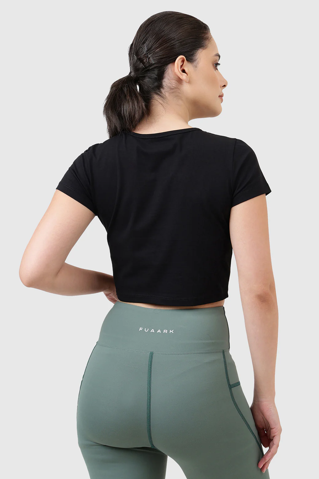 Peak Crop Top Black - Image 5