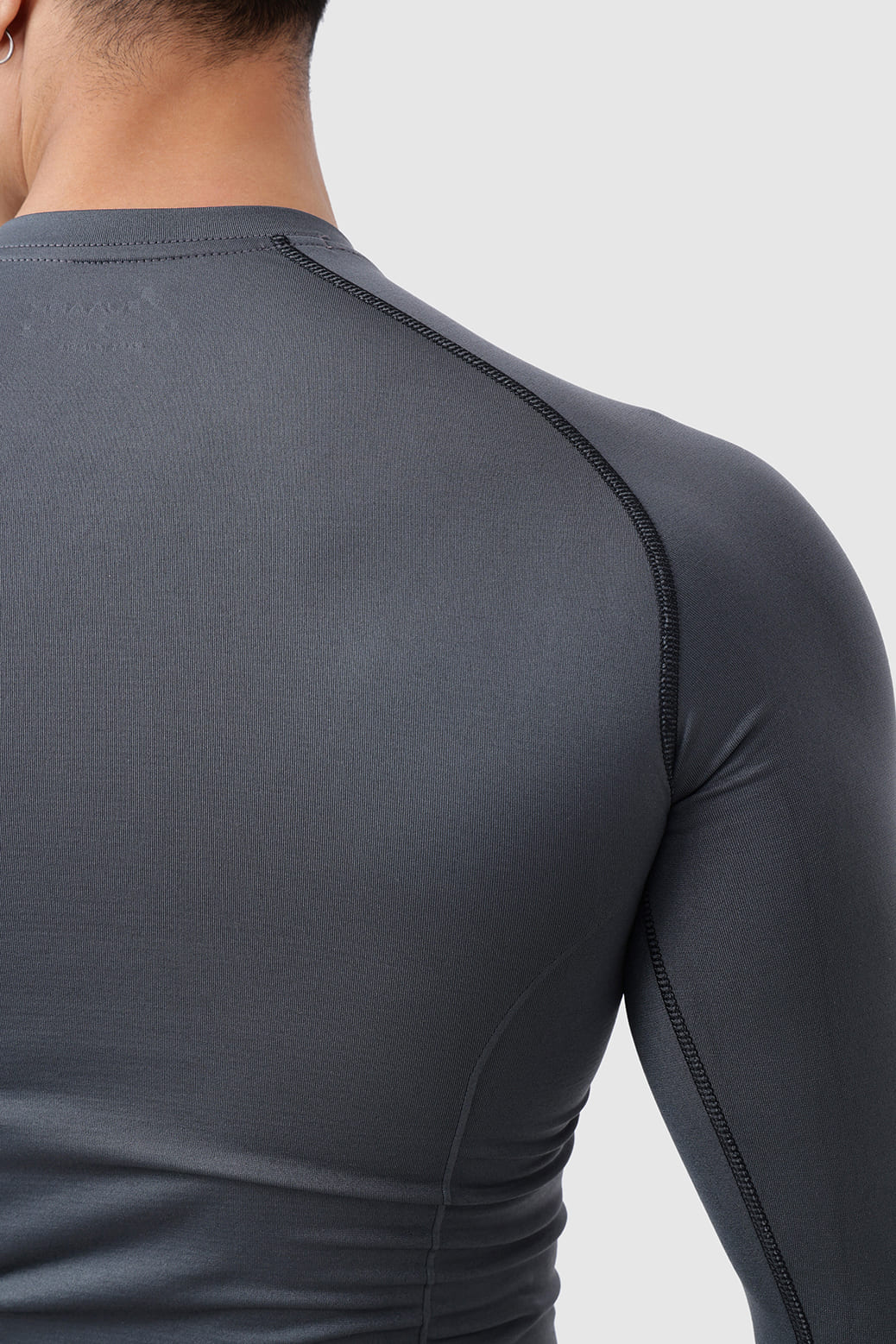 Power Seamless Fullsleeves T-shirt Charcoal - Image 4