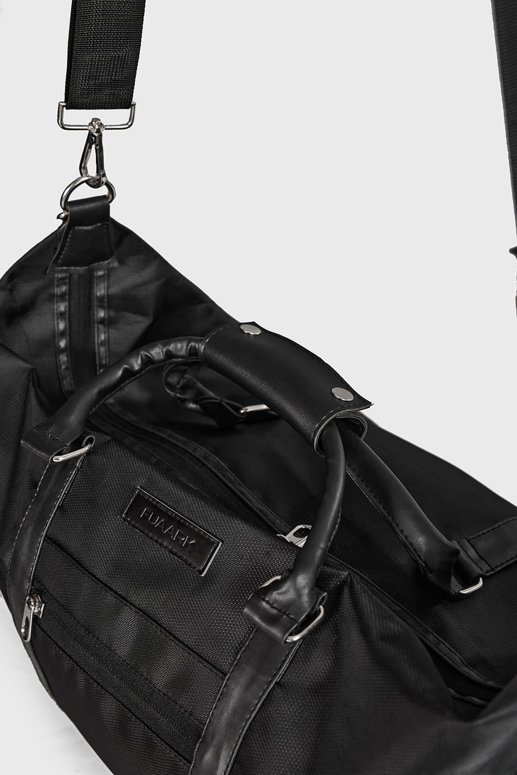 Vault Duffle Bag Black - Image 5